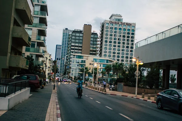 Tel Aviv Israel November 2020 Visa Oidentifierade Människor Rullar Gatorna — Stockfoto