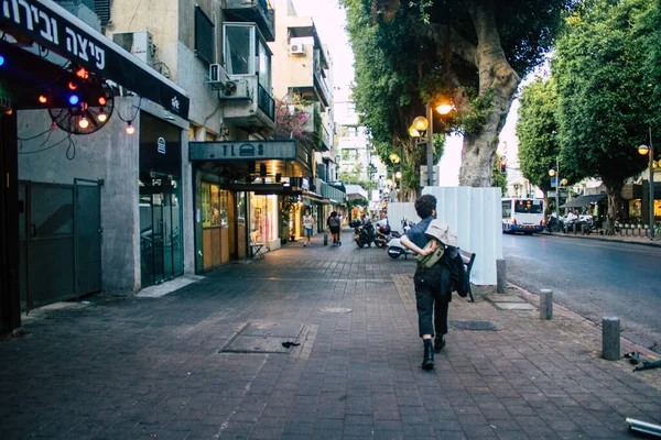 Тель Авив Израиль Ноября 2020 Вид Неопознанных Израильтян Идущих Улицам — стоковое фото