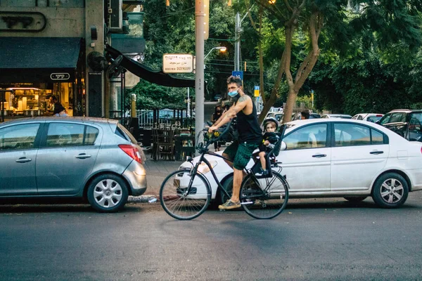 Tel Aviv Israel Noviembre 2020 Vista Personas Identificadas Rodando Por — Foto de Stock