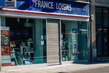 Fransa 'yı 4 Kasım 2020' de Coronavirus salgınının Fransa 'yı etkilemesinin ardından hükümet tarafından kapatılmış bir iş görüşüne sahip.