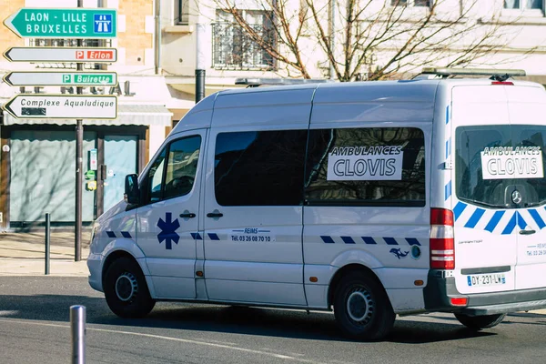 Reims France Novembre 2020 Vue Une Ambulance Traditionnelle Traversant Campagne — Photo