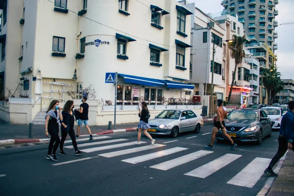 Tel Aviv Israel Noviembre 2020 Vista Personas Israelíes Identificadas Caminando — Foto de Stock