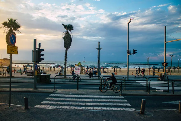 Tel Aviv Israel November 2020 Visa Oidentifierade Människor Rullar Gatorna — Stockfoto