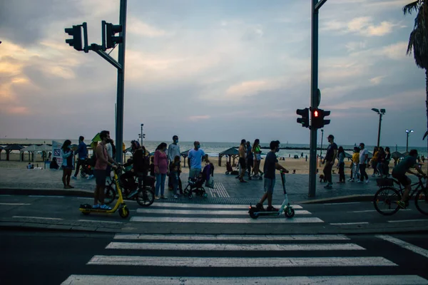 Tel Aviv Israel Novembro 2020 Vista Pessoas Não Identificadas Rolando — Fotografia de Stock