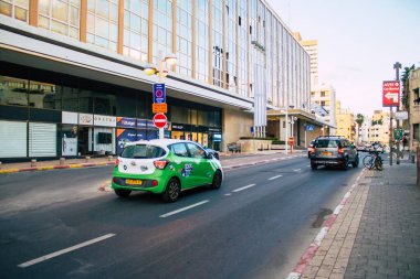 Tel Aviv İsrail 07 Kasım 2020 İsrail 'deki Coronavirus salgını ve tecrit sırasında Tel Aviv sokaklarındaki şehir trafiğini gösteriyor
