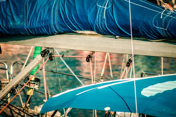 Primo Piano Una Barca Ormeggiata Nel Porto Turistico — Foto Stock