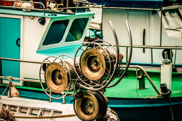 Close Van Een Boot Afgemeerd Jachthaven — Stockfoto