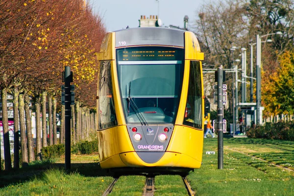 Reims Frankreich November 2020 Blick Auf Eine Moderne Elektrische Straßenbahn — Stockfoto