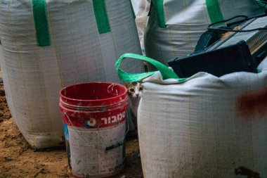 Tel Aviv İsrail 17 Kasım 2020 Kilit ve Coronavirus salgını sırasında İsrail 'i vuran Tel Aviv caddesindeki yol şantiyesinin görüntüsü