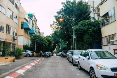 Tel Aviv İsrail 17 Kasım 2020 Kilit ve Coronavirus salgını İsrail 'i vurduğunda Tel Aviv sokaklarındaki şehir trafiğinin görüntüsü