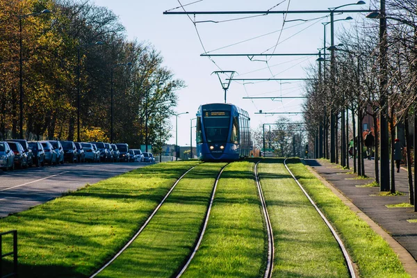 Reims Frankrike November 2020 View Modern Electric Tram Passengers Rolling — Stockfoto