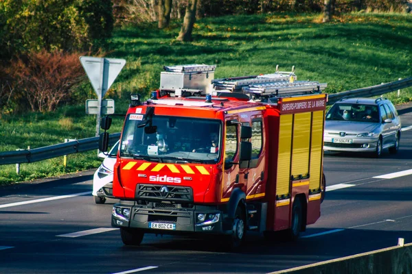 Reims Francja Listopada 2020 Widok Francuskiego Wozu Strażackiego Toczącego Się — Zdjęcie stockowe