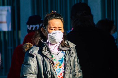 Reims France 28 Kasım 2020 Coronavirus salgını sırasında Fransa 'da maskeli kimliği belirsiz insanların alışveriş yaptığı görüldü.