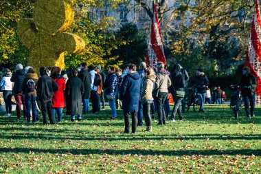 Reims France 28 Kasım 2020 Kimliği belirsiz göstericilerin yeni Küresel Güvenlik tasarısına karşı protesto gösterileri, Fransa 'da basın özgürlüğüne tehdit oluşturacağını beyan ediyor