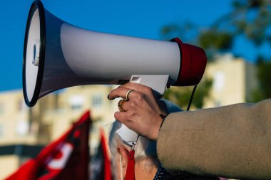 Reims France 28 Kasım 2020 Kimliği belirsiz göstericilerin yeni Küresel Güvenlik tasarısına karşı protesto gösterileri, Fransa 'da basın özgürlüğüne tehdit oluşturacağını beyan ediyor