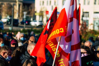 Reims France 28 Kasım 2020 Kimliği belirsiz göstericilerin yeni Küresel Güvenlik tasarısına karşı protesto gösterileri, Fransa 'da basın özgürlüğüne tehdit oluşturacağını beyan ediyor