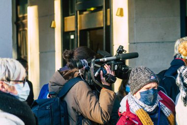 Reims France 28 Kasım 2020 Jean Castex ve Bruno LeMaire, tutukluluk evresinde dükkanların yeniden açılmasına katılan Ekonomi Bakanı