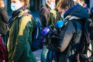 Reims France 28 Kasım 2020 Jean Castex ve Bruno LeMaire, tutukluluk evresinde dükkanların yeniden açılmasına katılan Ekonomi Bakanı