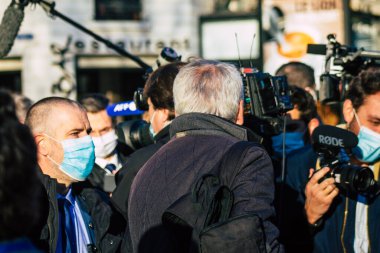 Reims France 28 Kasım 2020 Jean Castex ve Bruno LeMaire, tutukluluk evresinde dükkanların yeniden açılmasına katılan Ekonomi Bakanı