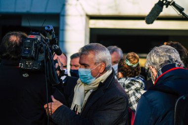 Reims France 28 Kasım 2020 Jean Castex ve Bruno LeMaire, tutukluluk evresinde dükkanların yeniden açılmasına katılan Ekonomi Bakanı