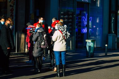 Reims France 28 Kasım 2020 Jean Castex ve Bruno LeMaire, tutukluluk evresinde dükkanların yeniden açılmasına katılan Ekonomi Bakanı