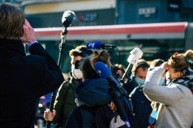 Reims France 28 Kasım 2020 Jean Castex ve Bruno LeMaire, tutukluluk evresinde dükkanların yeniden açılmasına katılan Ekonomi Bakanı