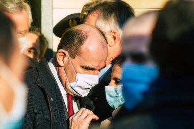 Reims Fransa 'yı 28 Kasım 2020 Jean Castex' in görüntüsü, Fransız hükümetinin başbakanı tecrit safhasında Reims şehrindeki dükkanların yeniden açılmasına katıldı.