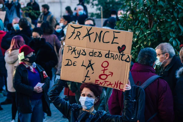 Reims France Noviembre 2020 Vista Manifestantes Identificados Protestando Contra Nuevo —  Fotos de Stock