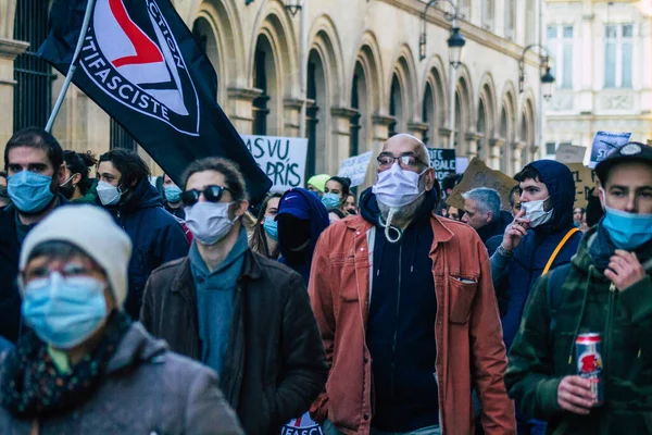 Reims France Noviembre 2020 Vista Manifestantes Identificados Protestando Contra Nuevo —  Fotos de Stock