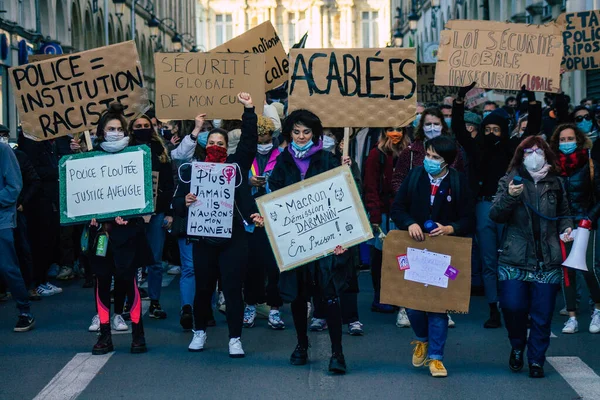 Reims France Noviembre 2020 Vista Manifestantes Identificados Protestando Contra Nuevo — Foto de Stock