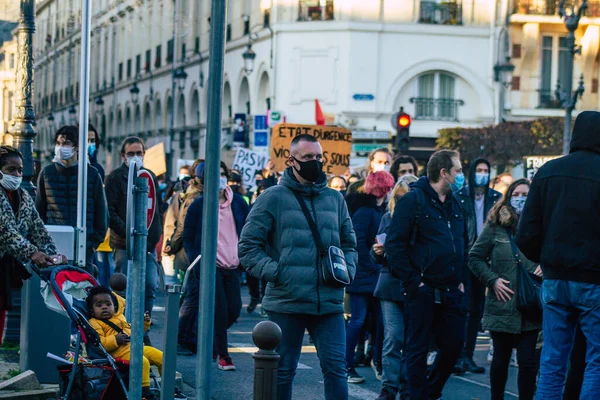 Reims França Novembro 2020 Vista Manifestantes Não Identificados Protestando Contra — Fotografia de Stock