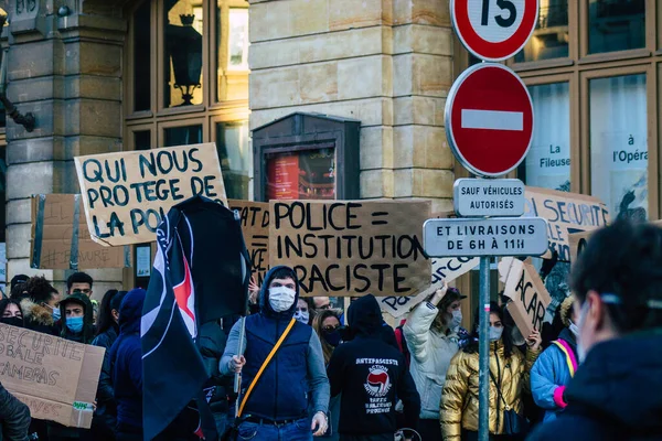 Reims France Noviembre 2020 Vista Manifestantes Identificados Protestando Contra Nuevo —  Fotos de Stock