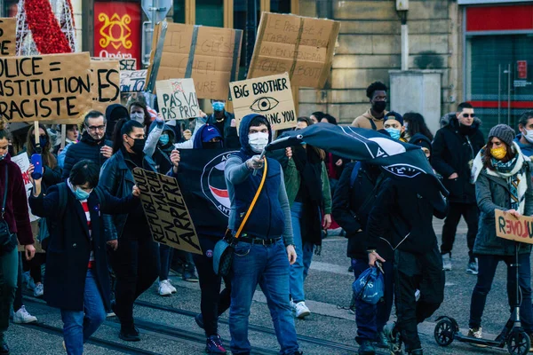 Reims France Noviembre 2020 Vista Manifestantes Identificados Protestando Contra Nuevo —  Fotos de Stock