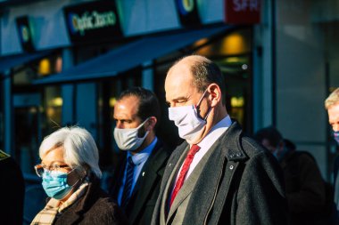 Reims Fransa 'yı 28 Kasım 2020 Jean Castex' in görüntüsü, Fransız hükümetinin başbakanı tecrit safhasında Reims şehrindeki dükkanların yeniden açılmasına katıldı.