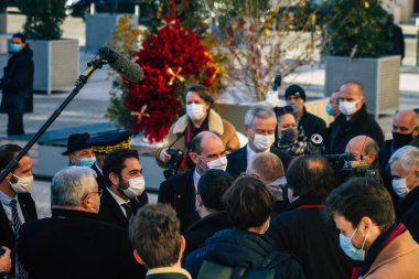 Reims Fransa 'yı 28 Kasım 2020 Jean Castex' in görüntüsü, Fransız hükümetinin başbakanı tecrit safhasında Reims şehrindeki dükkanların yeniden açılmasına katıldı.
