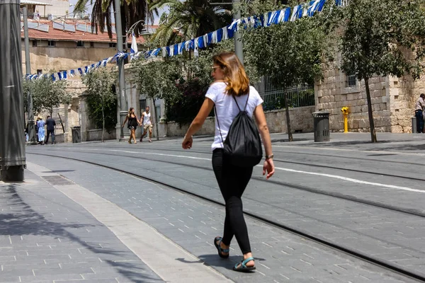 Jerusalem Israel 2019 Widok Niezidentyfikowanych Izraelitów Chodzących Ulicą Jaffa Przed — Zdjęcie stockowe