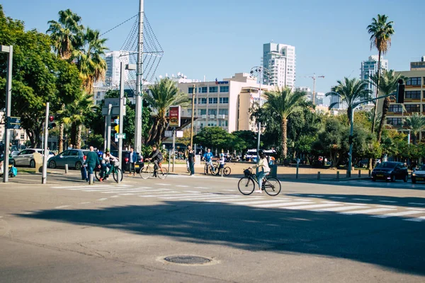 Tel Aviv Israel December 2020 Visa Oidentifierade Människor Rullar Gatorna — Stockfoto