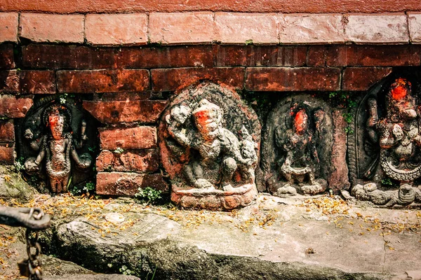パシュパティナート寺院 Pashupatinath Temple 5世紀に建てられた ネパールの首都カトマンズ東部のバグマティ川のほとりに位置する有名な神聖なヒンズー教の寺院複合施設です — ストック写真