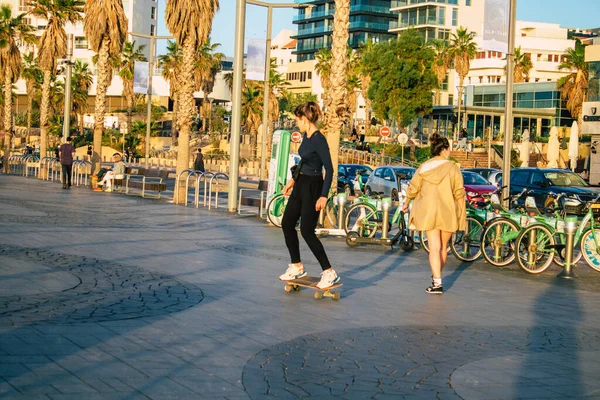 Tel Aviv Israel Diciembre 2020 Vista Personas Israelíes Identificadas Caminando — Foto de Stock