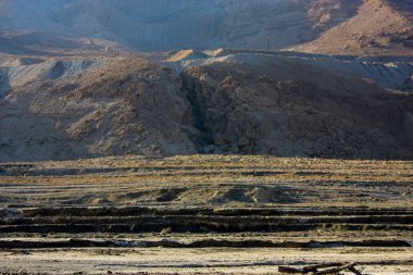 Dağ doğa manzarası. Güneşli bir günde çöl. İsrail 'de Negev Çölü