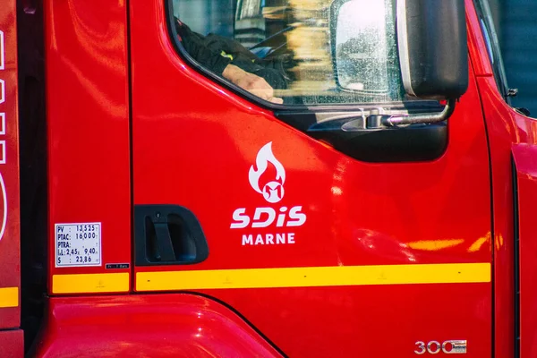 Reims Frankreich Dezember 2020 Ansicht Eines Roten Französischen Feuerwehrfahrzeugs Einsatz — Stockfoto