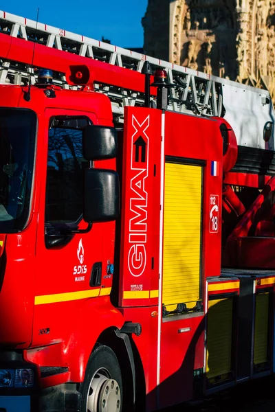 Reims Frankreich Dezember 2020 Ansicht Eines Roten Französischen Feuerwehrfahrzeugs Einsatz — Stockfoto