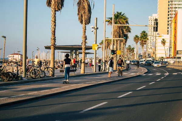 Tel Aviv Israel December 2020 Tekintse Meg Azonosítatlan Emberek Gördülő — Stock Fotó