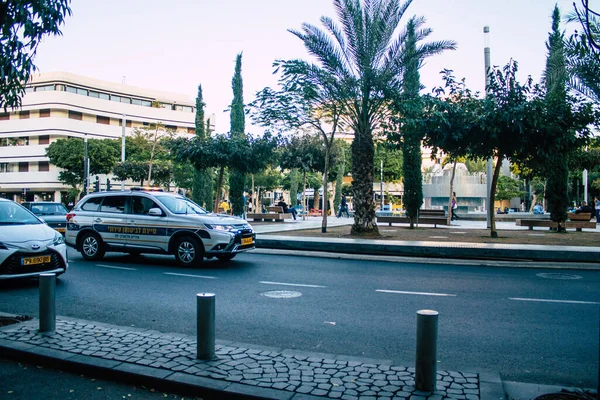以色列特拉维夫2020年12月31日看到一辆传统的以色列警车在以色列科罗纳维勒斯爆发期间驶过特拉维夫街道 — 图库照片