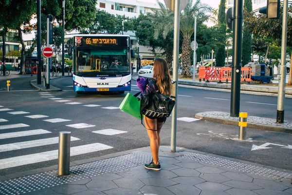 Τελ Αβίβ Ισραήλ Δεκεμβρίου 2020 Άποψη Αγνώστων Ισραηλινών Που Περπατούν — Φωτογραφία Αρχείου