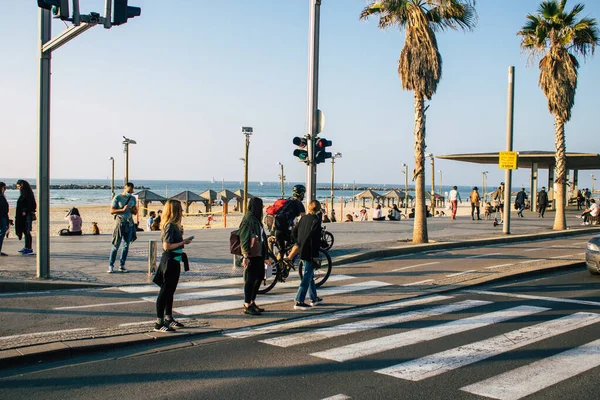 Тель Авив Израиль Января 2021 Вид Неопознанных Израильтян Идущих Улицам — стоковое фото