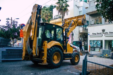 Tel Aviv İsrail 5 Ocak 2021 Kilit altındayken ve Coronavirus salgını İsrail 'i vururken Tel Aviv sokaklarında bir şantiyenin görüntüsü