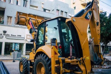 Tel Aviv İsrail 5 Ocak 2021 Kilit altındayken ve Coronavirus salgını İsrail 'i vururken Tel Aviv sokaklarında bir şantiyenin görüntüsü