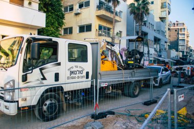 Tel Aviv İsrail 5 Ocak 2021 Kilit altındayken ve Coronavirus salgını İsrail 'i vururken Tel Aviv sokaklarında bir şantiyenin görüntüsü