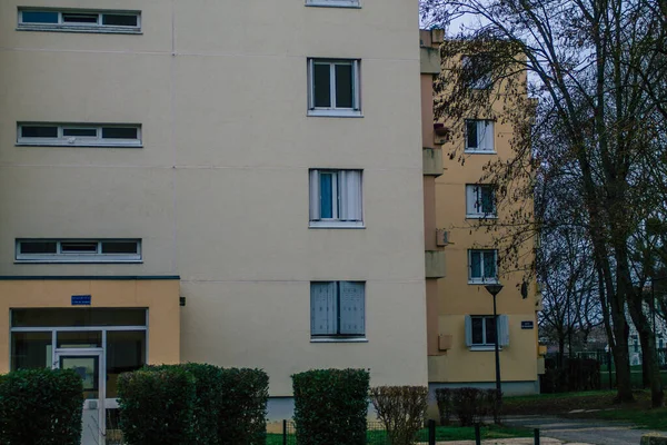 Reims Francia Enero 2021 Vista Fachada Edificio Moderno Bajo Cielo —  Fotos de Stock